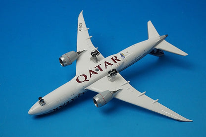 1:400 B787-8 Qatar Airways A7-BCB GJQTR1221 Gemini airplane model