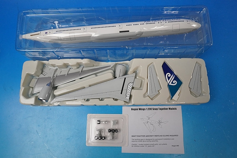 1:200 B777-300ER New Zealand ZK-OKM 4449 Hogan airplane model