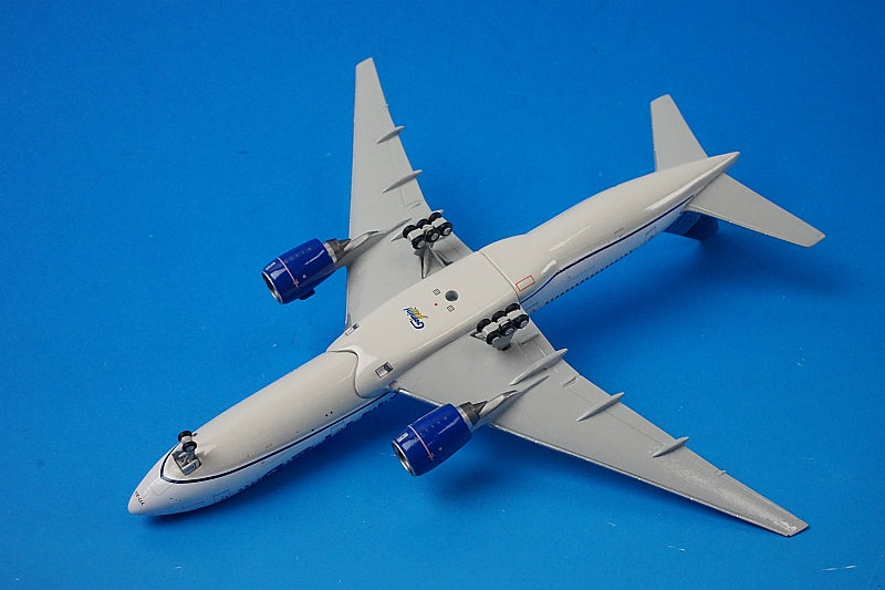 1:400 B777-200 United Airlines N210UA GJUAL1939 Gemini airplane model