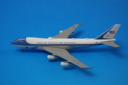 1:500 VC-25A US presidential aircraft Air Force One #82-8000 Andrews Air Force Base 502511-003 Herpa airplane model