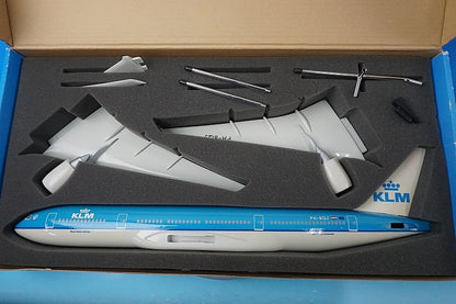 1:100 B777-200 KLM Netherlands PH-BQJ airplane model