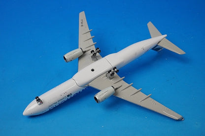 1:400 A330-300 Cathay Pacific Oneworld B-HLU Phoenix airplane model