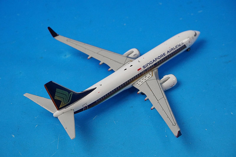 1:400 B737-800 Singapore 9V-MGA EW4738011 JC Wings airplane model