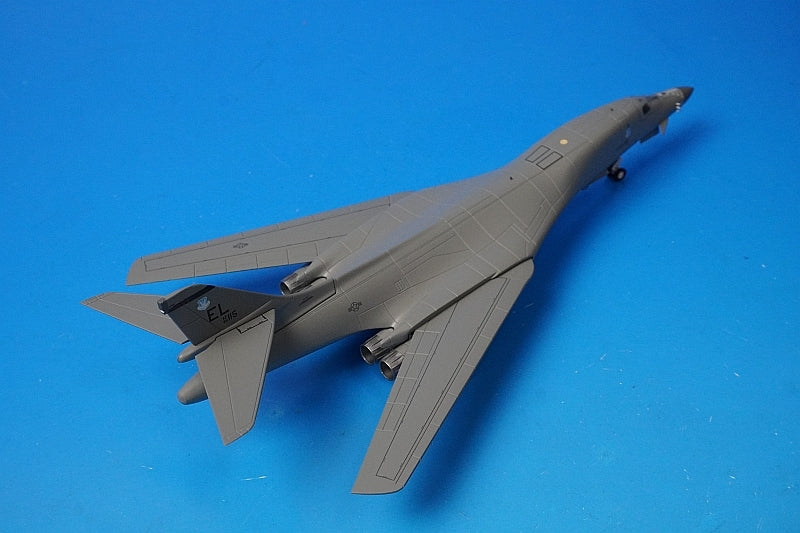 1:200 B-1B Lancer USAF 34th Bomb Wing Thunderbirds Ellsworth Air Force Base #86-0115 558679 Herpa