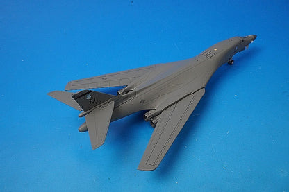 1:200 B-1B Lancer USAF 34th Bomb Wing Thunderbirds Ellsworth Air Force Base #86-0115 558679 Herpa airplane model