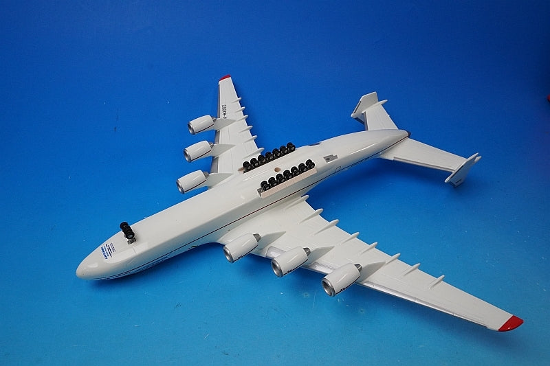 1:200 Antonov An-225 Mriya UR-82060 555814 Herpa