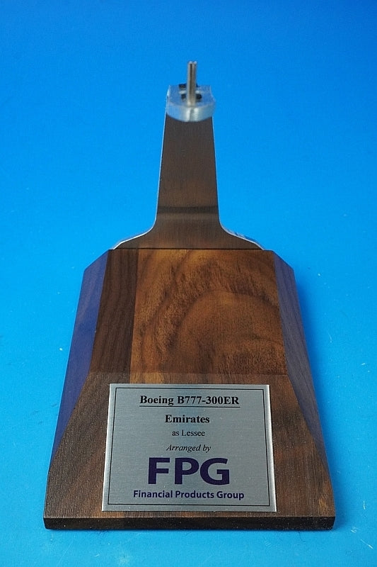 1:200 B777-300ER Emirates A6-EPM Pacmin airplane model