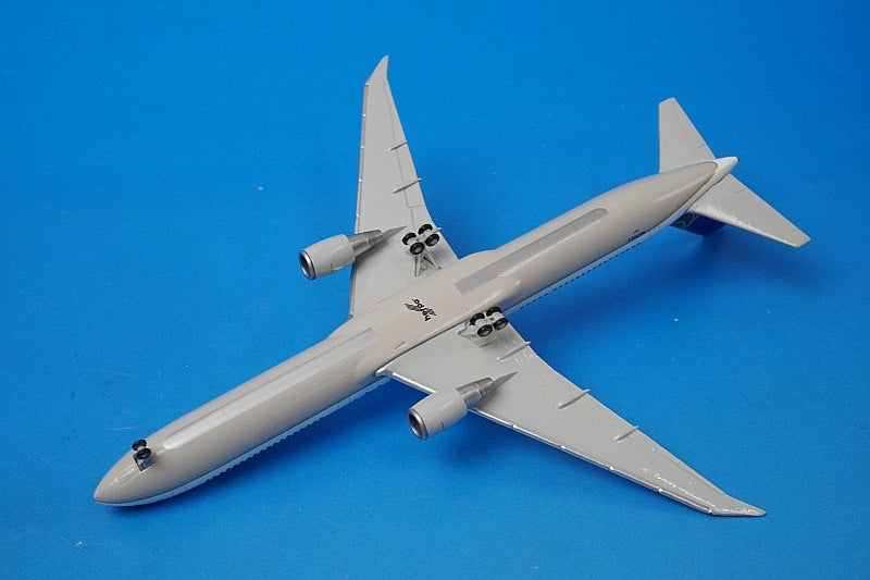 1:400 B767-400 United N69603 562416 Herpa airplane model