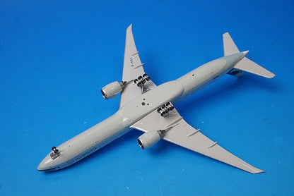 1:400 B777-300ER Cathay Pacific B-KQX 04083 Phoenix airplane model
