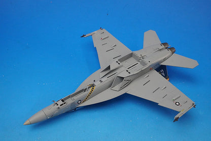 1:72 F/A-18F Two-Seater U.S. Navy Jolly Rogers aboard the aircraft carrier Harry S. Truman during Operation Inherent Resolve attack on ISIL AG200 #166620 HA5120 Hobby Master airplane model