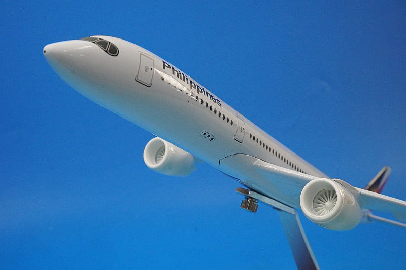 Length approx. 29cm Wingspan approx. 29cm A350-900 Philippines F-WZNA *Blister pack & outer box missing Manufacturer unknown