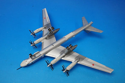 1:200 Tupolev Tu-95MS Bear H Russian Air Force Long-Range Air Command 6952nd Air Base Ukrainka Air Base #59 Blagoveshchensk 557573 Herpa airplane model