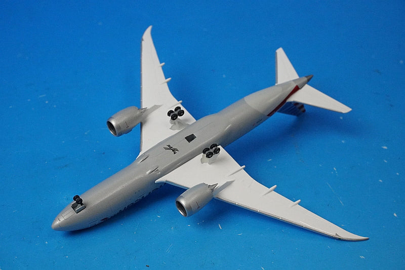 1:500 B787-8 AA American N816AA 527606-001 Herpa airplane model