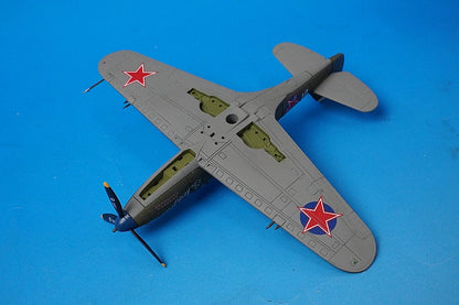 1:72 P-39N Airacobra Soviet Air Force 100th Guards Fighter Regiment Grigory Ustinovich Dolnikov's White 01 HA1714 Hobby Master airplane model