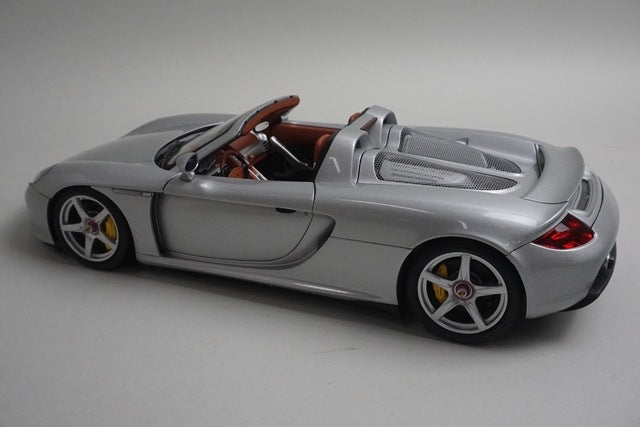 1:18 AUTOart 78041 Porsche Carrera GT Silver model car