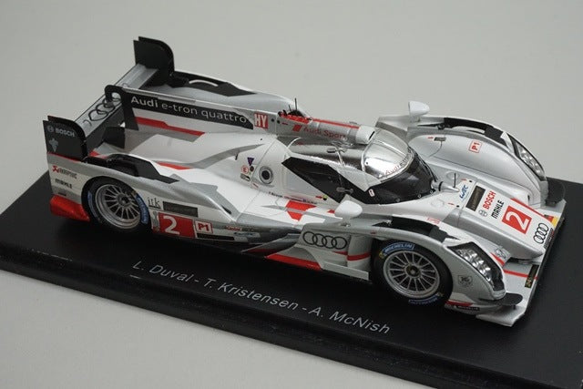 1:43 SPARK 43LM13 Audi R18 e-tron quattro Le Mans Winner 2013 #2 model car