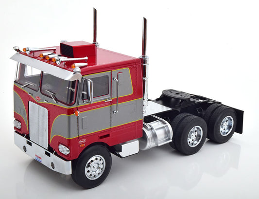 RK180151 ROAD KINGS 1:18 Peterbilt 352 Pacemaker 1977-1979 Red Metallic / Silver