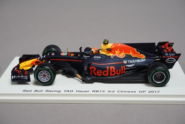 1:43 SPARK S5037 Red Bull Racing Tag Heuer RB13 China GP 2017 #33 M.Verstappen