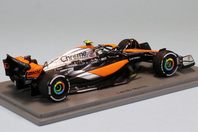 S8593 Spark 1:43 McLaren MCL60 #4 McLaren 2nd place UK British GP 2023 L. Norris with pit board
