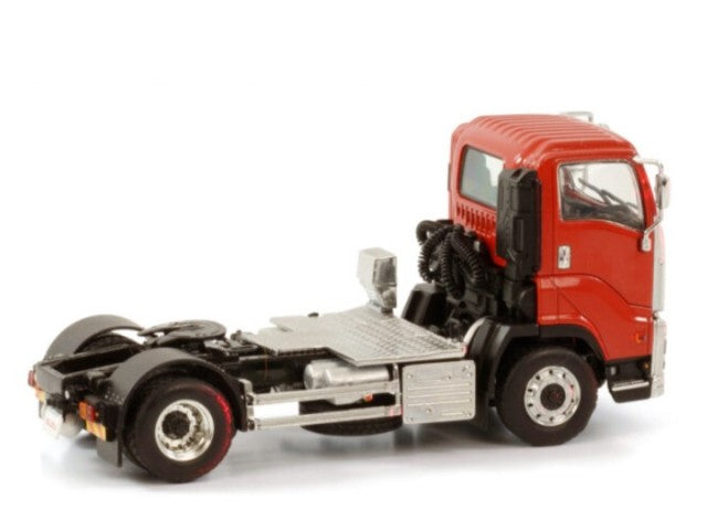 01-3973 WSI 1:50 4X2 ISUZU GIGA Short Cab Red