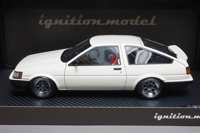 1:18 ignition model IG0544 Toyota Corolla LEVIN (AE86) 3Dr GTV White