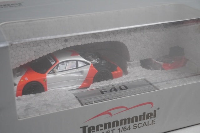TM64-01C Tecnomodel 1:64 Ferrari F40 LM 1996 Red White w/Black Wheels