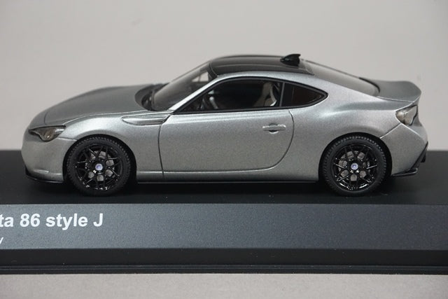 1:43 KYOSHO R43001MG Toyota 86 Style J Matte Gray