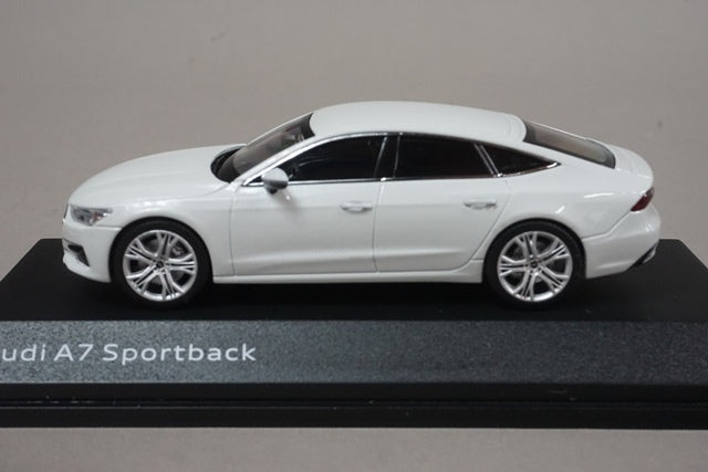 1:43 SPARK 501.17.070.31 Audi A7 Sportback Glacia White Audi special order