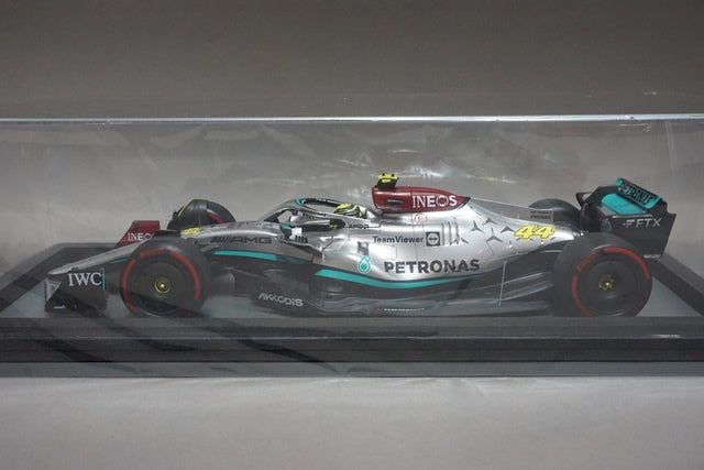 1:18 SPARK 18S745 Mercedes AMG Petronas F1 W13 E Performance Bahrain GP 2022 #44