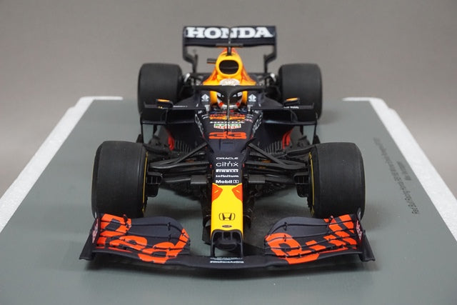 1:18 SPARK 18S582 Red Bull Racing Honda RB16B Emilia Romagna GP Winner 2021 #33