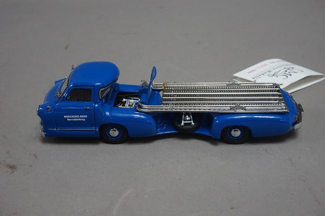 1:43 CMC M-036K Mercedes Benz Rentransporter 1954