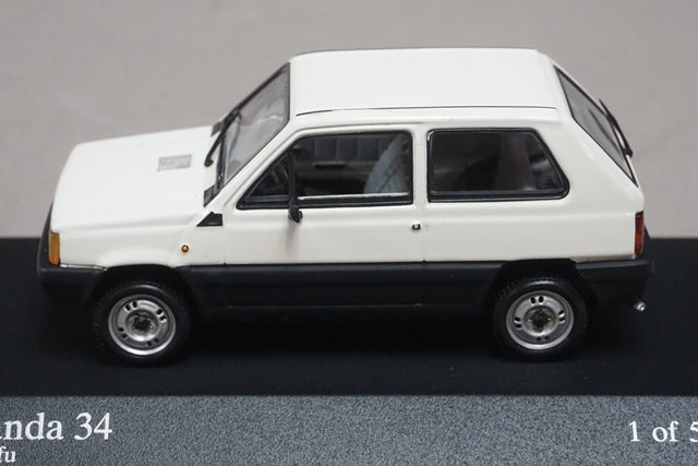 1:43 MINICHAMPS 400121400 Fiat Panda 34 1980 White