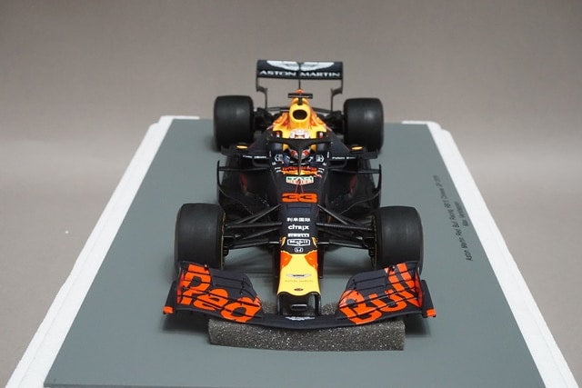 1:18 SPARK 18S457 Aston Martin Red Bull Racing RB15 China GP 2019 #33