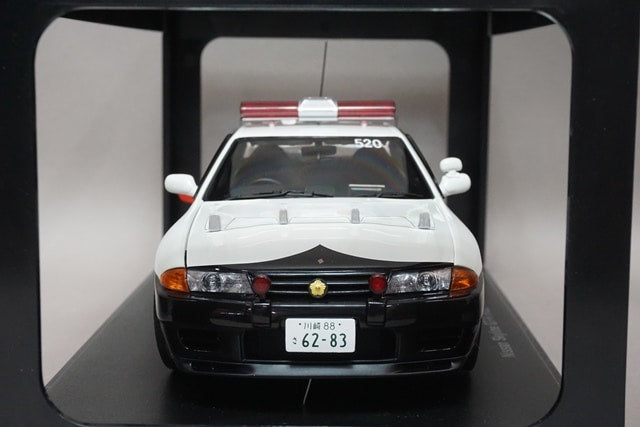 1:18 AUTOART 77364 Nissan Skyline GTR R32 Kanagawa Prefectural Police Car