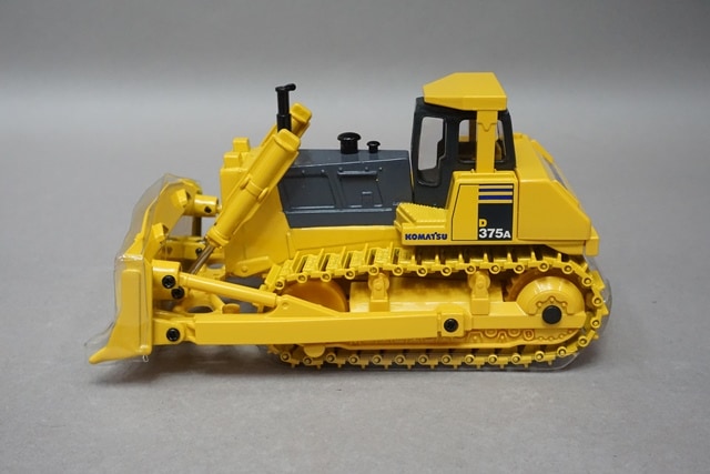 1:55 Diapet DH-2001 Komatsu Bulldozer D375A