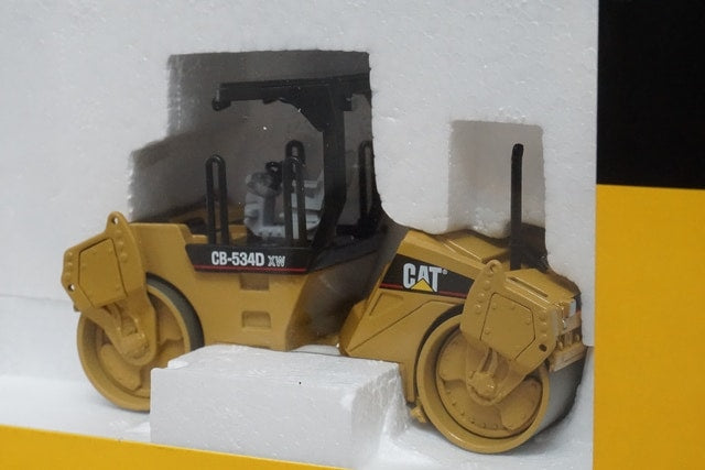 1:50 NORSCOT CAT CB-534D XW Vibratory Asphalt Compactar