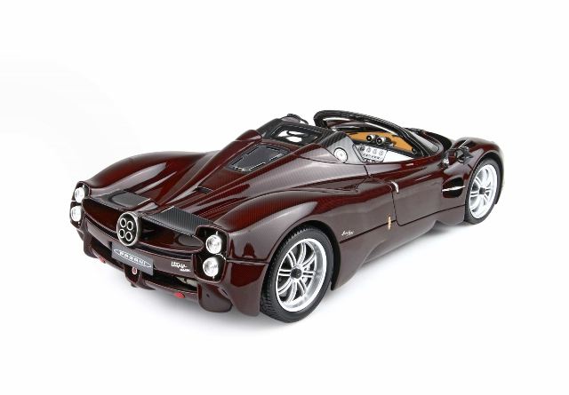 [ Pre-order ] P18245A BBR 1:18 Pagani Utopia roadster full carbon red *Clear case included