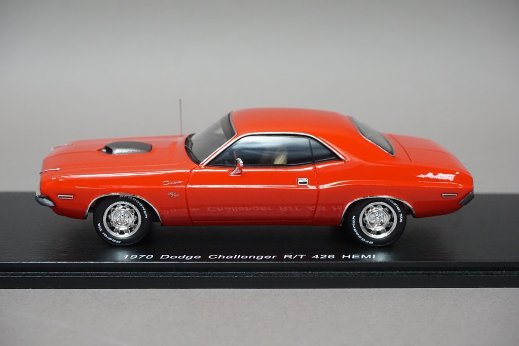 1:43 SPARK S3612 Dodge Challenger R/T 426 HEMI