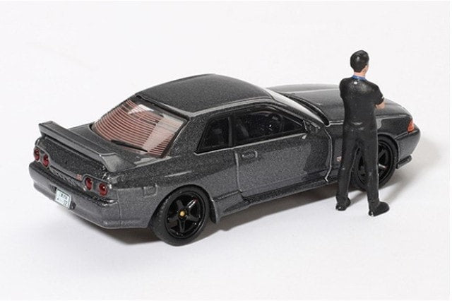MGT00869-R TSM MINI-GT 1:64 Nissan Skyline GT-R R32 Nismo Gunmetal Matsuda Tsugio Collection w/ Matsuda Tsugio Figure RHD model car