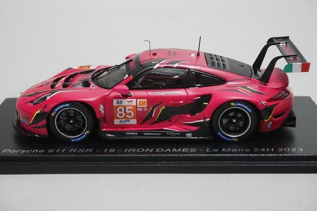 1:43 SPARK S8766 Porsche 911 RSR-19 Iron Dames LM 24H 2023 #85 model car