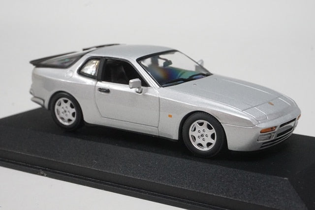 1:43 MINICHAMPS 400062225 Porsche 944 S2 1989 Silver model car