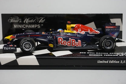 1:43 MINICHAMPS 410110201 Red Bull Racing Renault RB7 Turkish GP #1 S.Vettel