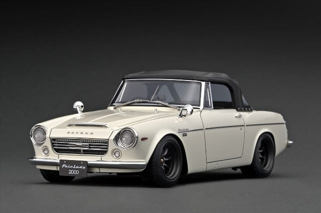 [ Pre-order ] IG2708 ignition model 1:18 Nissan DATSUN Fairlady 2000 (SP311) White With Engine