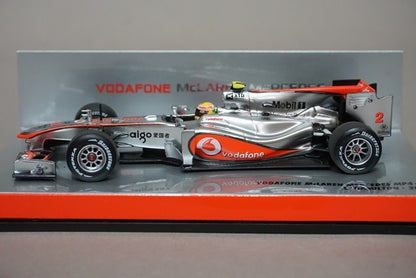 1:43 MINICHAMPS 533104302 Vodafone McLaren Mercedes MP4-25 2010 #2 L.Hamilton