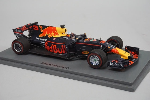 1:43 SPARK S5047 Red Bull Racing Tag Heuer RB13 Azerbaijan GP Winner 2017 #3 Daniel Ricciardo