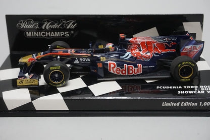 1:43 MINICHAMPS 410110088 Scuderia Toro Rosso Show Car 2011 #18 S.Buemi