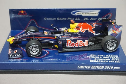 1:43 MINICHAMPS 403100175 Red Bull Racing F1 Team Show Car 2010 #5 S.Vettel model car