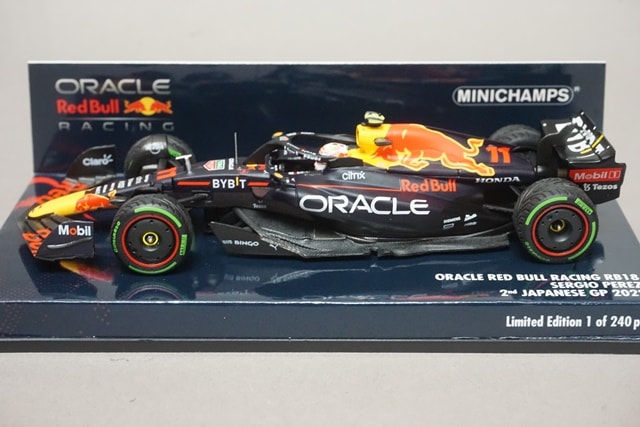 1:43 Minichamps 410221811 ORACLE Red Bull Racing RB18 Japanese GP 2nd 2022 #11 S.Perez model car