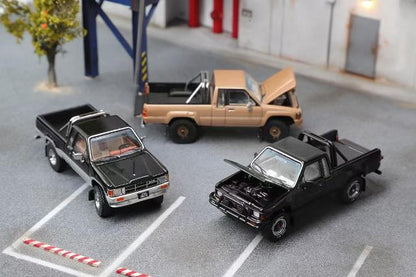 KS-062-516 GCD GainCorp Products 1:64 Toyota Hilux 1985 SR5 Gold (LHD)