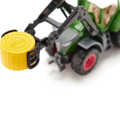 SK1539 SIKU Fendt Tractor with Bale Gripper